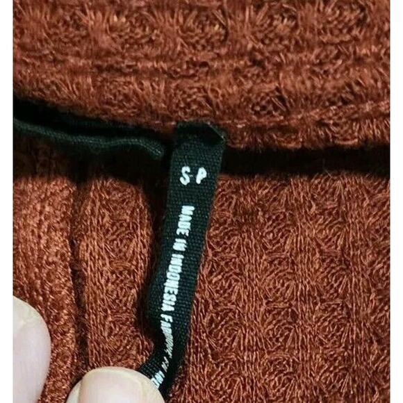 Out From Under ( Urban Outfitters) Lightweight Sweater Small Petite Rust Color - Picture 4 of 4